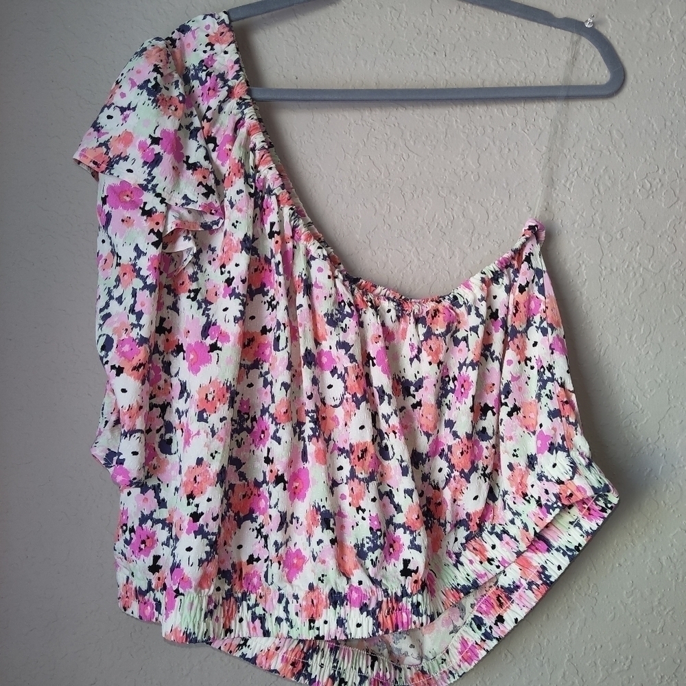 Universal Thread One Shoulder Floral Top Sized 2X - Picture 5 of 10